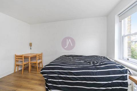 Studio to rent, Parsifal Road, West Hampstead, London, NW6