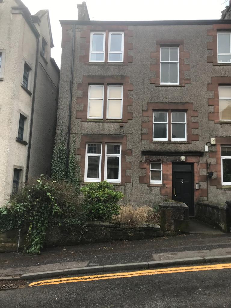 Irvine Place, Stirling Town... 1 bed flat £595 pcm (£137 pw)