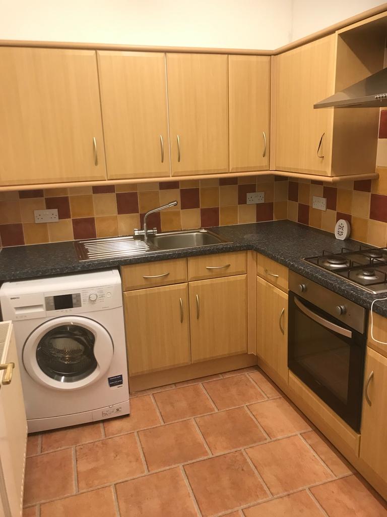 Irvine Place, Stirling Town... 1 bed flat £595 pcm (£137 pw)