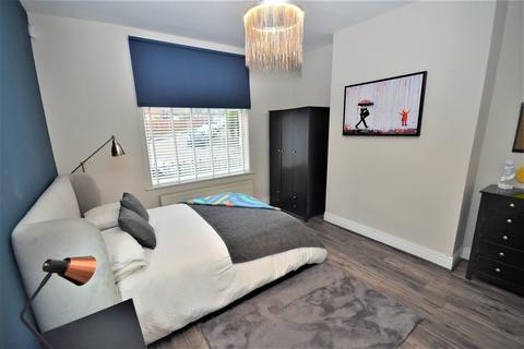 2 bedroom flat for sale - Tadema Road, South Shields