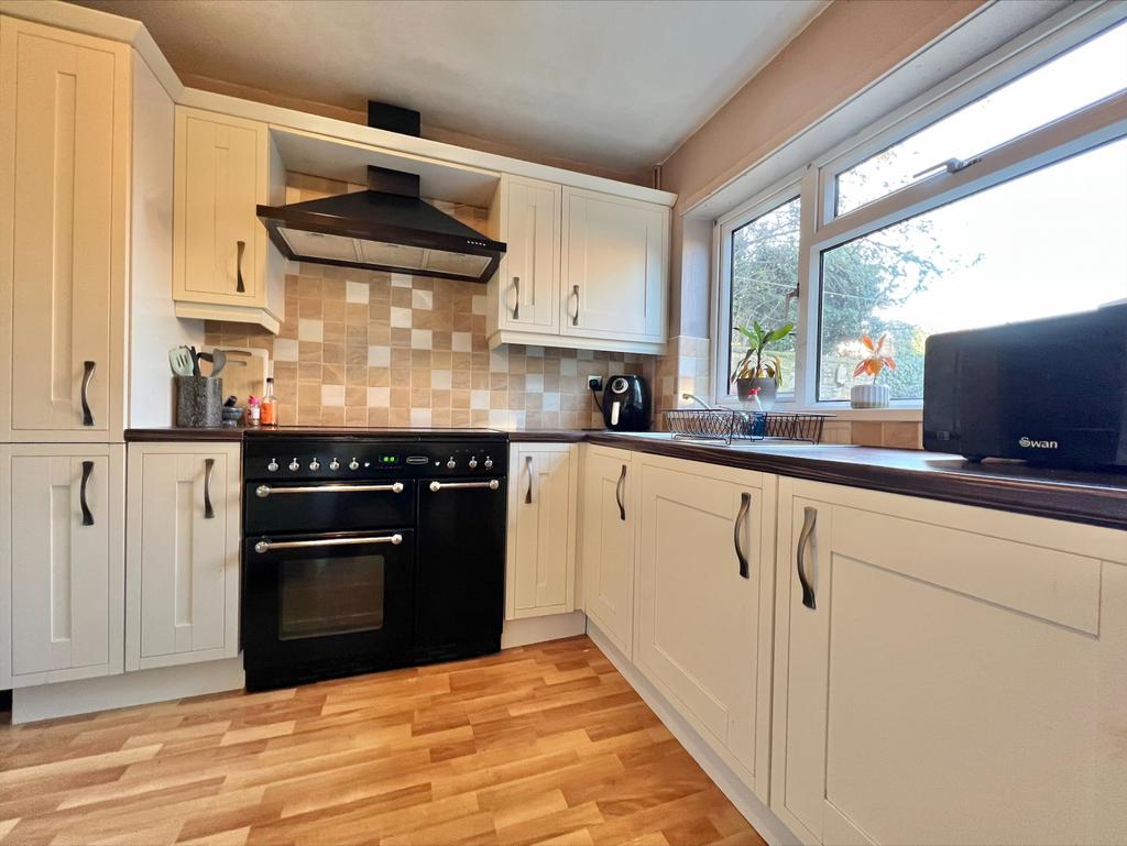 Selby Road, Garforth, LS25 2 bed semidetached house for sale £195,000