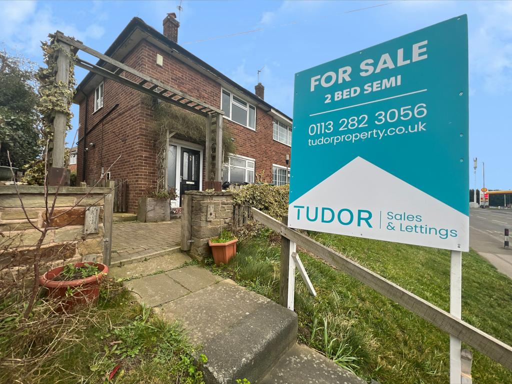 Selby Road, Garforth, LS25 2 bed semidetached house for sale £180,000
