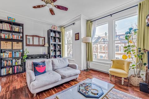 3 bedroom apartment for sale - Taybridge Road, London, SW11