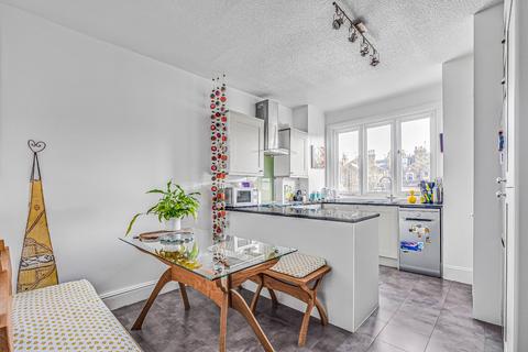 3 bedroom apartment for sale - Taybridge Road, London, SW11