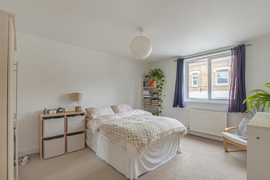 Elfort Road Highbury N5 2 bed flat - £2,200 pcm (£508 pw)