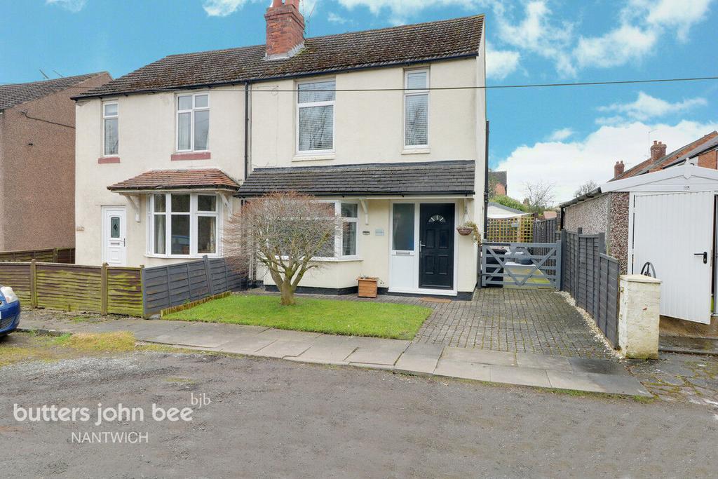 Middlewich Road, Nantwich 3 bed semidetached house £250,000