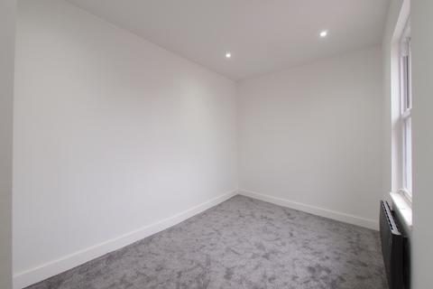 1 bedroom flat to rent, High Street, Ewell Village, Surrey, KT171RX