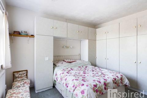 3 bedroom semi-detached house to rent - Hayden Road, Rushden