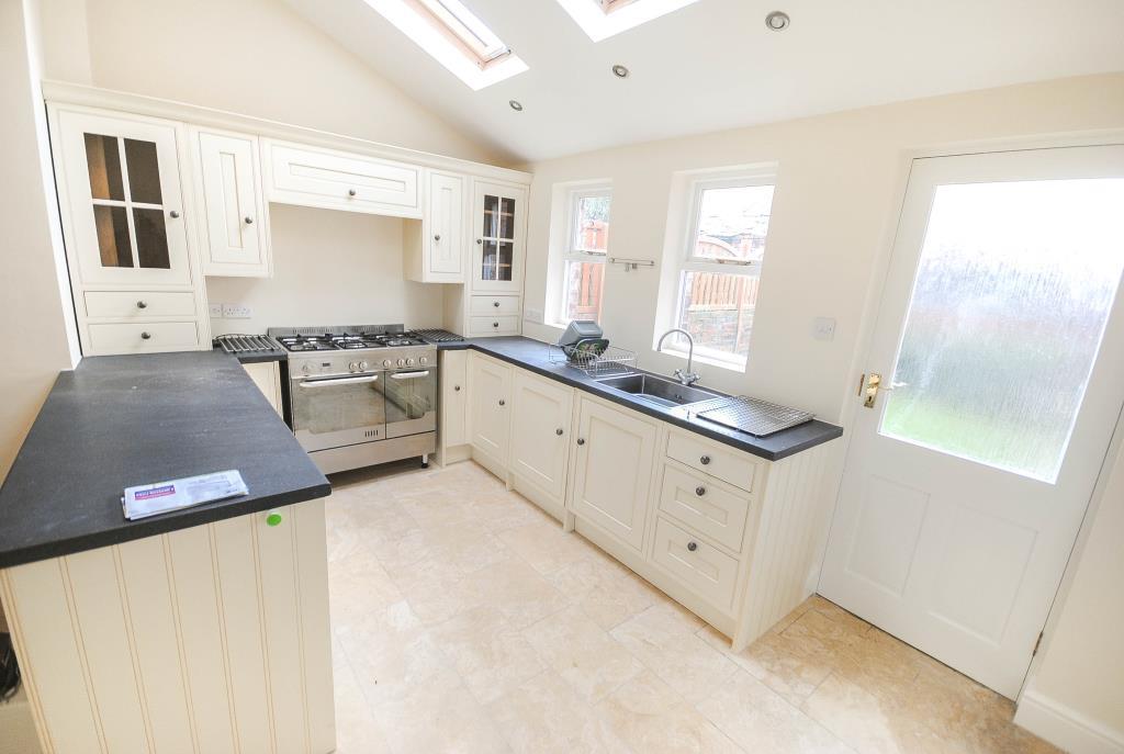 Church Street, Orrell, Wigan, WN5 8TQ 2 bed terraced house £650 pcm (£150 pw)