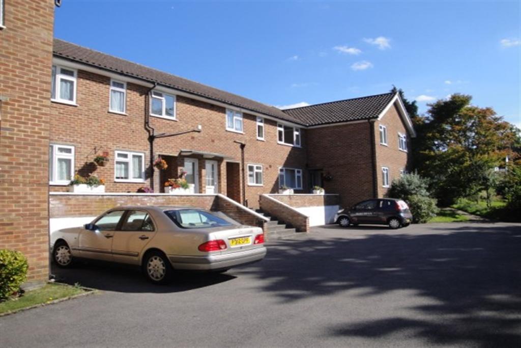 2 bedroom property in Godalming 2 bed apartment £1,150 pcm (£265 pw)