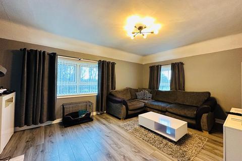 2 bedroom flat for sale - Ness Road, Renfrew