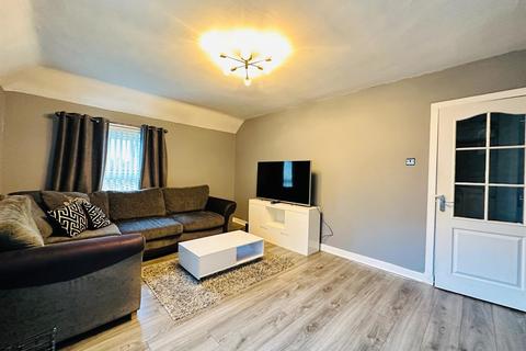 2 bedroom flat for sale - Ness Road, Renfrew