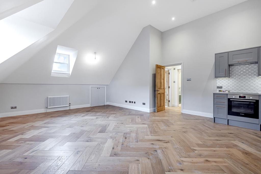 Queens Road Wimbledon SW19 1 bed apartment £1,700 pcm (£392 pw)