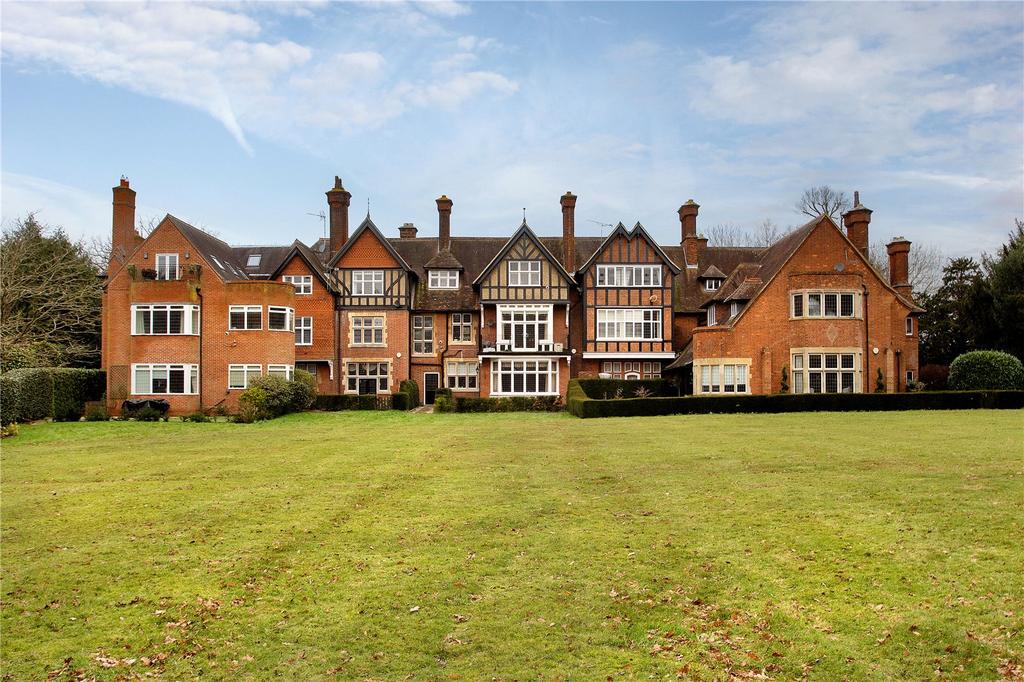 Mapleton Road, Four Elms, Nr Westerham, Kent, TN8 3 bed apartment for