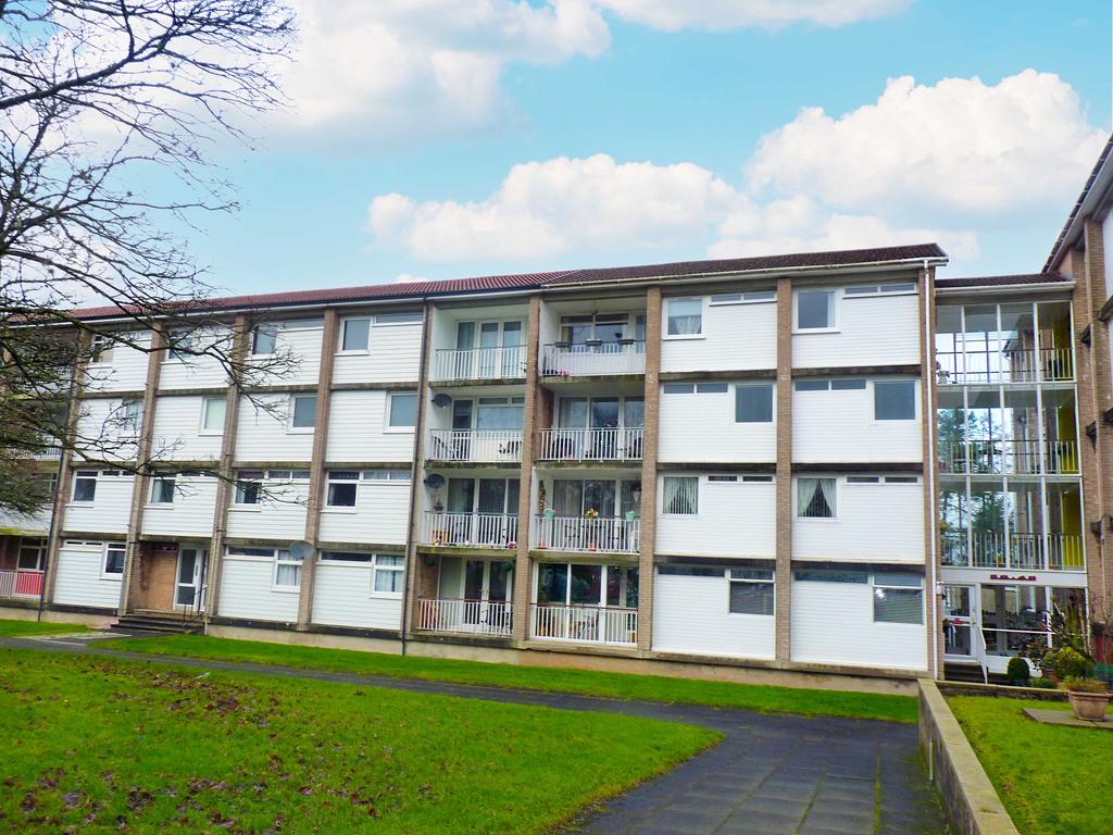 Telford Road, East Kilbride G75 2 bed flat £75,000
