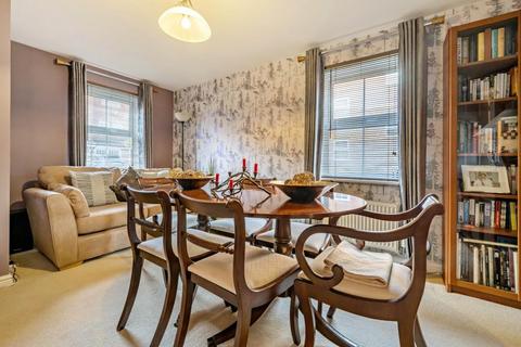 27 Forfield Drive, Beggarwood, Basingstoke, RG22 4FS