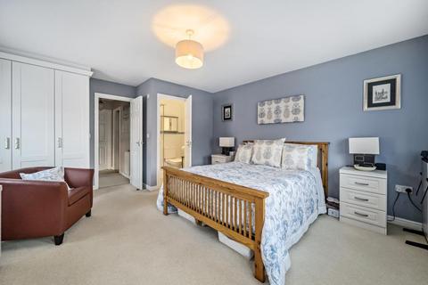 27 Forfield Drive, Beggarwood, Basingstoke, RG22 4FS