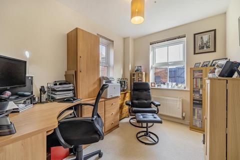 27 Forfield Drive, Beggarwood, Basingstoke, RG22 4FS