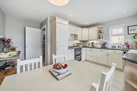 27 Forfield Drive, Beggarwood, Basingstoke, RG22 4FS