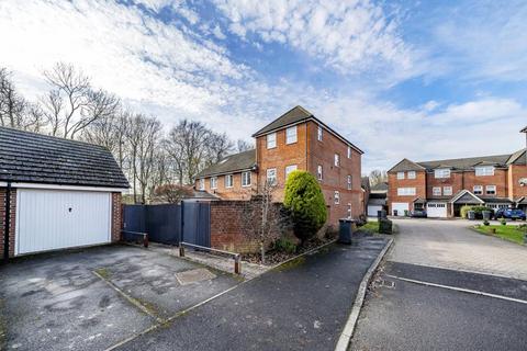 27 Forfield Drive, Beggarwood, Basingstoke, RG22 4FS