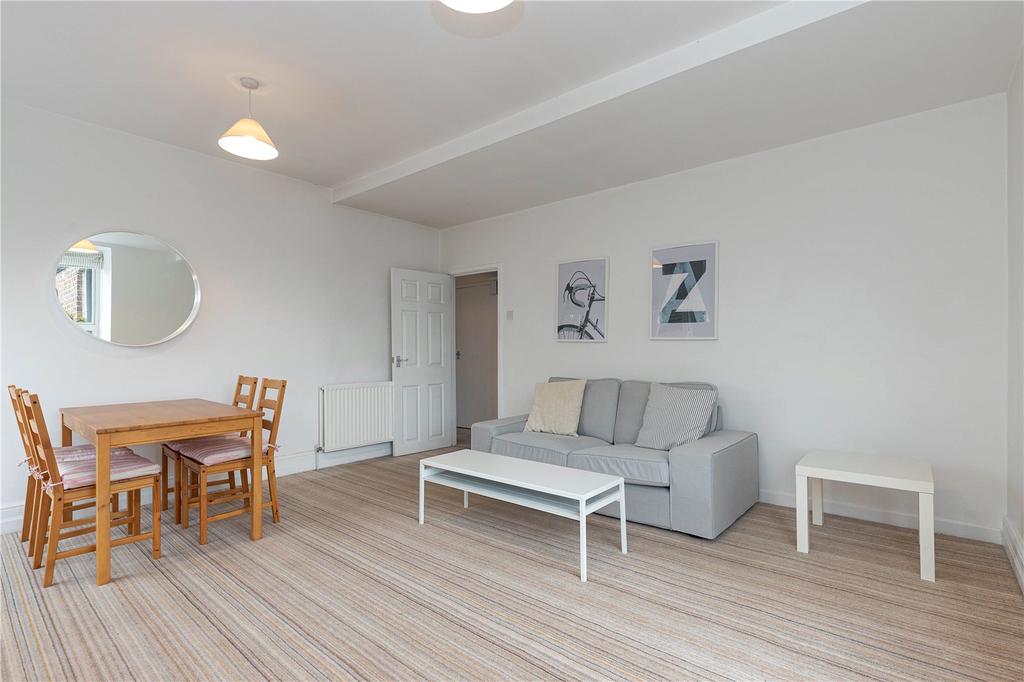 Byrons Lane, Macclesfield, Cheshire... 2 bed apartment £675 pcm (£156 pw)