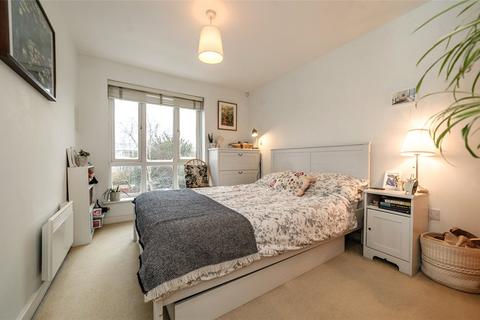 1 bedroom apartment to rent, St. Georges Way, London, SE15