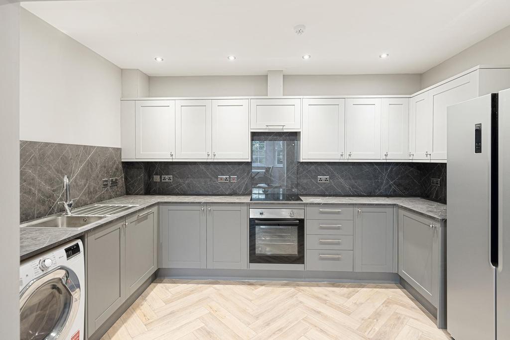 Kitchen ()