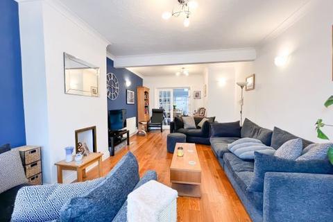 3 bedroom semi-detached house for sale - Dorset Road, Ashford, TW15