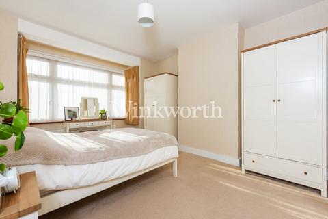 17 Kenmare Gardens, London, N13 5DR