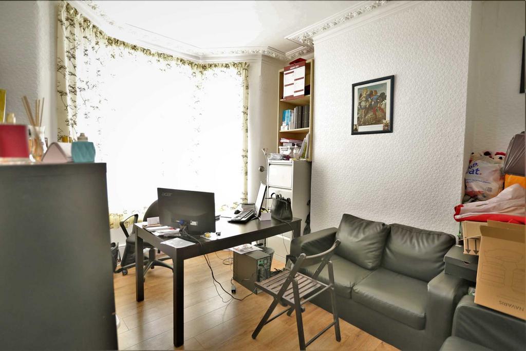 Kensington Avenue, Manor Park, E12 3 bed terraced house for sale £540,000