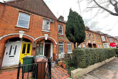 2 bedroom apartment to rent, Brettenham Road, Walthamstow, E17