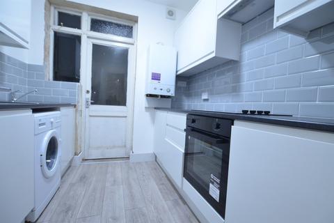 2 bedroom apartment to rent, Brettenham Road, Walthamstow, E17