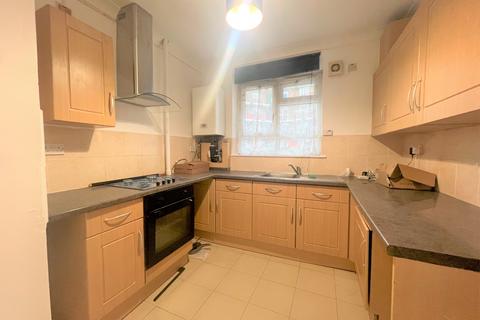 2 bedroom flat to rent, Sundew Avenue, London W12