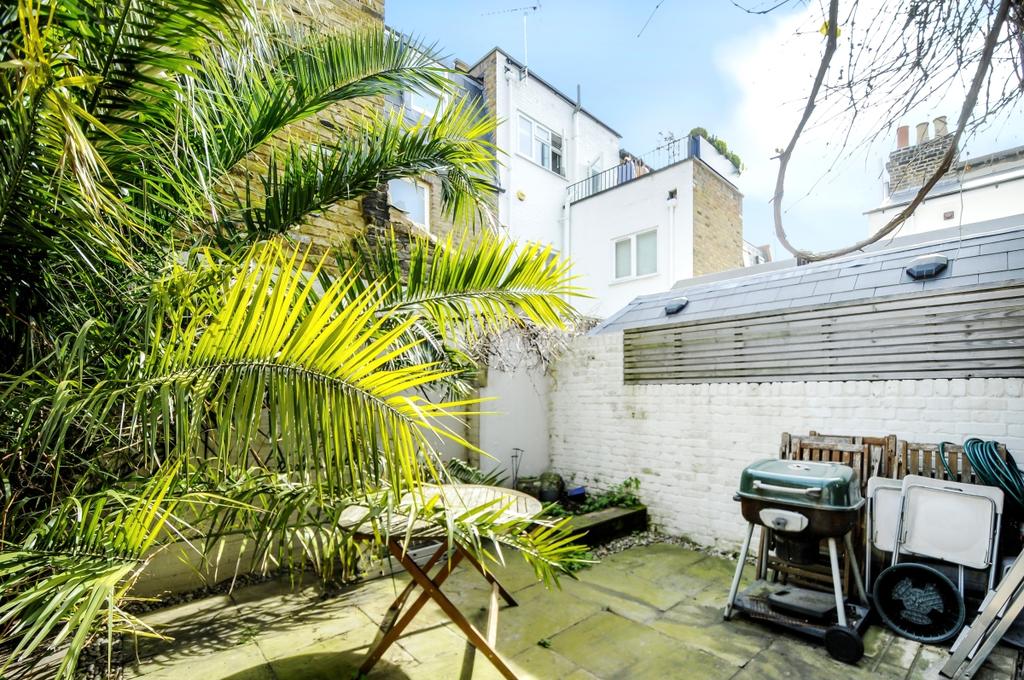 Sherbrooke Road London SW6 2 bed house £2,650 pcm (£612 pw)