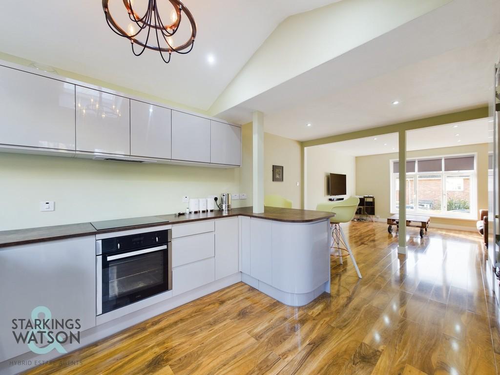 Calthorpe Road, Near UEA, Norwich 5 bed semidetached house for sale £360,000