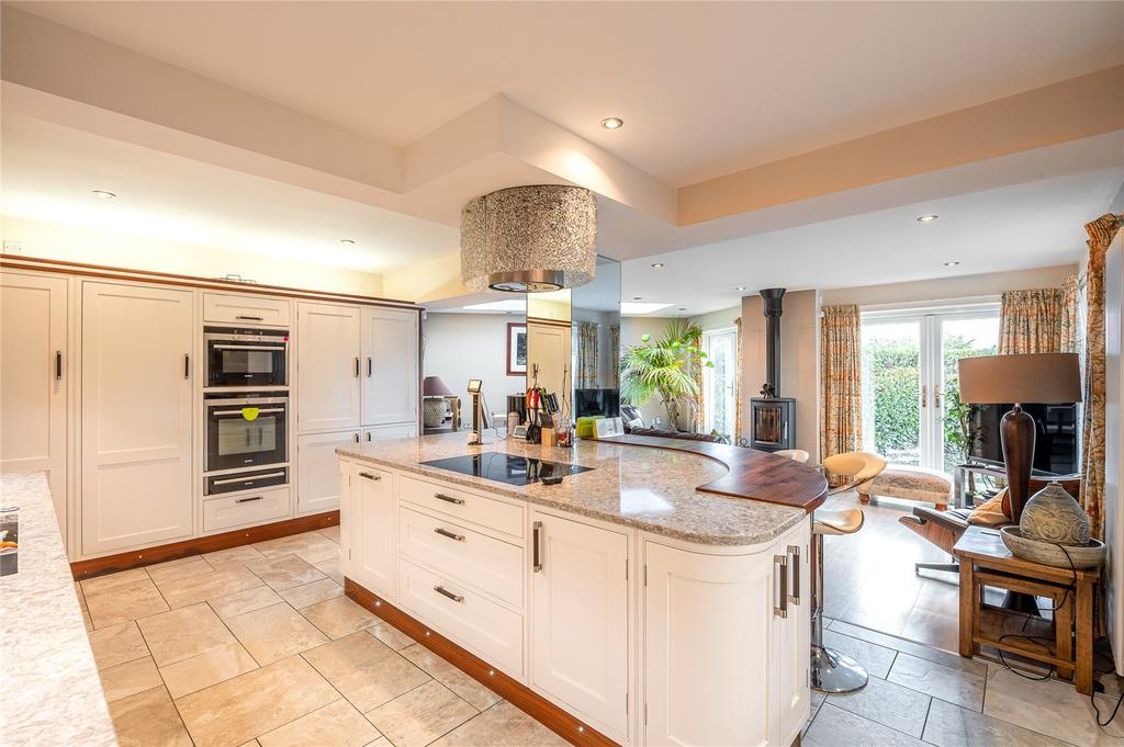 Hollybush Green, Collingham, LS22 5 bed detached house £995,000