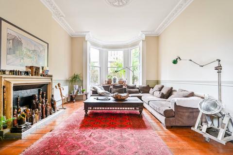 17 Grove Crescent, Kingston Upon Thames, KT1 2DD