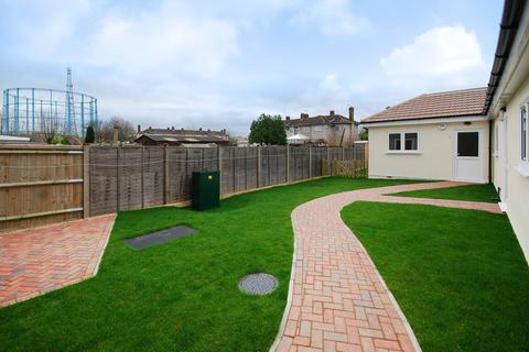 Flat 2, 97 Western Road, Mitcham, CR4 3EE