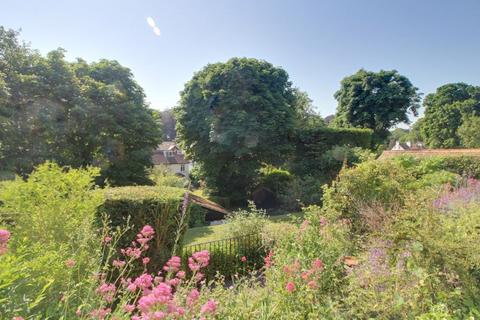 9 Monahan Avenue, Purley, CR8 3BB