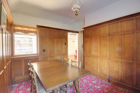 9 Monahan Avenue, Purley, CR8 3BB