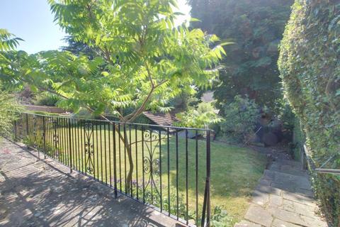 9 Monahan Avenue, Purley, CR8 3BB