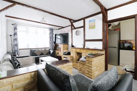 3 bedroom terraced house for sale - Hawkshill Road, Slough