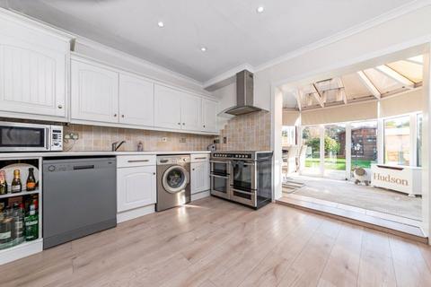 28 Wyncham Avenue, Sidcup, DA15 8ER
