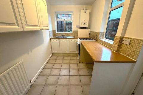 2 bedroom terraced house to rent, St Albans Road, Arnold, Nottingham, NG5 6GW