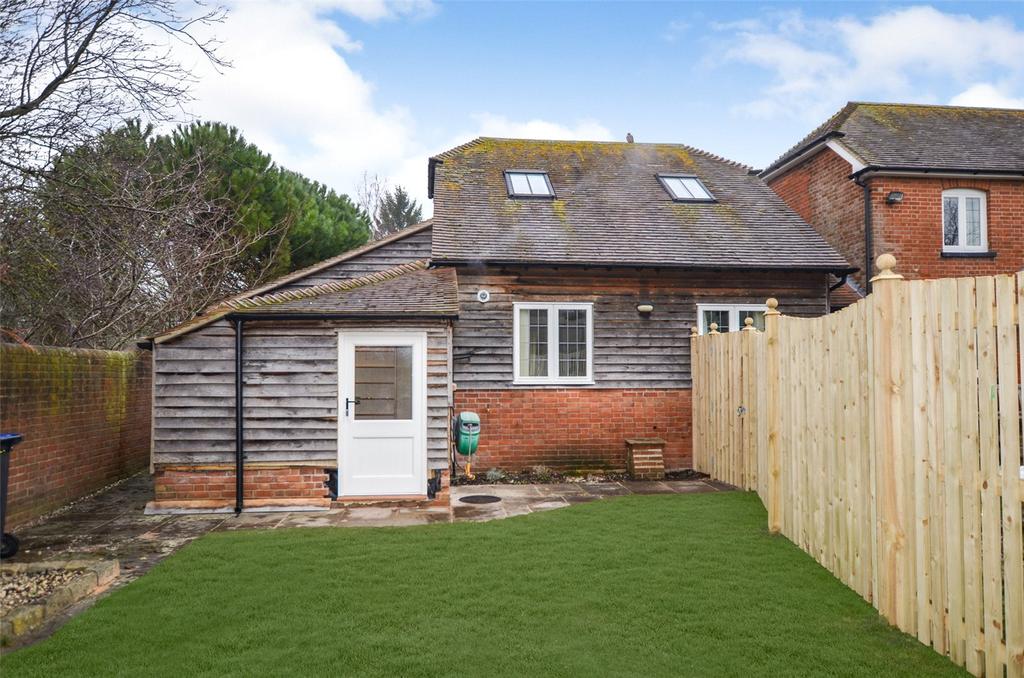 Mildenhall, Marlborough, Wiltshire, SN8 1 bed semidetached house £