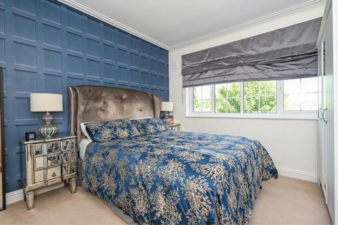 2 bedroom maisonette to rent - Castleview Road, WEYBRIDGE, KT13