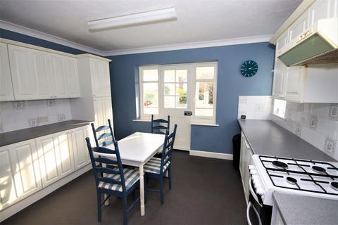 2 bedroom semi-detached bungalow for sale, Grangecourt Drive, Bexhill-on-Sea, TN39