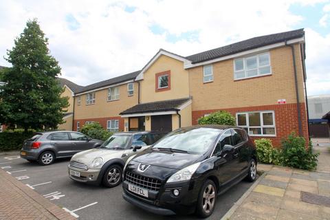 1 bedroom apartment for sale, Chertsey Road, Feltham, TW13