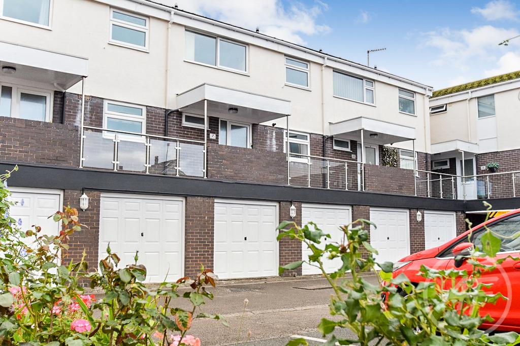 Nevill Crescent, Llandudno, LL30 3 bed terraced house £179,950