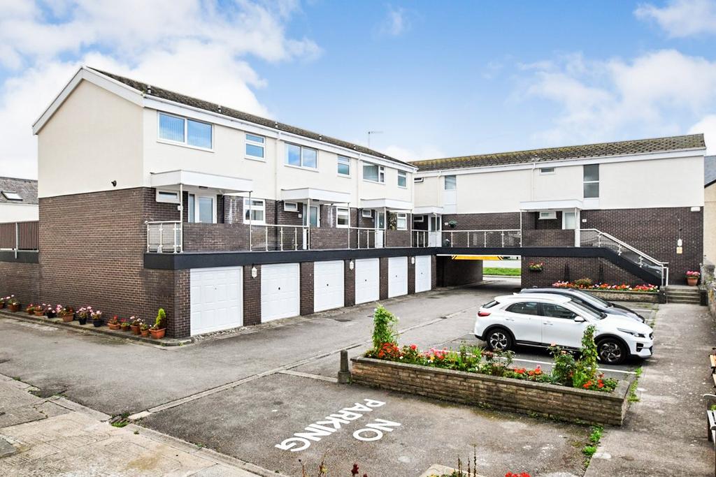 Nevill Crescent, Llandudno, LL30 3 bed terraced house £179,950